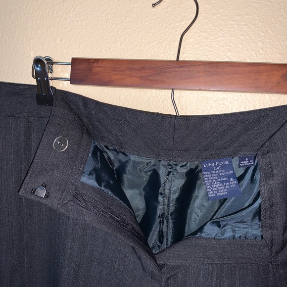 Evan-Picone Pant Suit - Picture 11 of 16